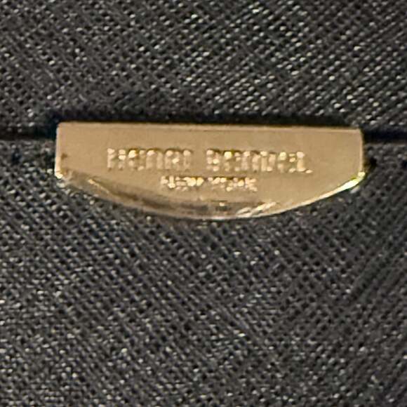 henri bendel main image 2